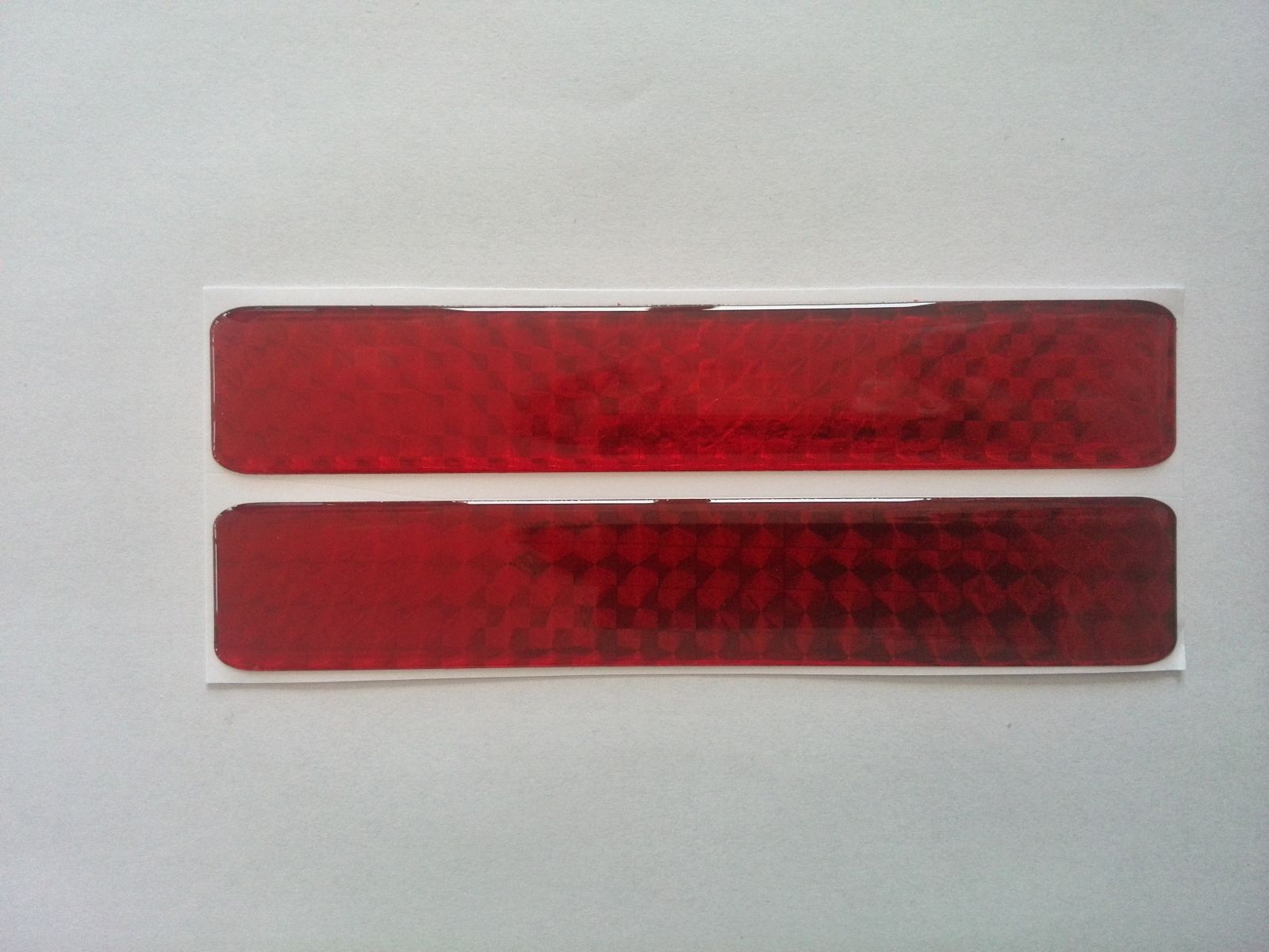 Odrazka 2,5x14 cm červená, samolepící